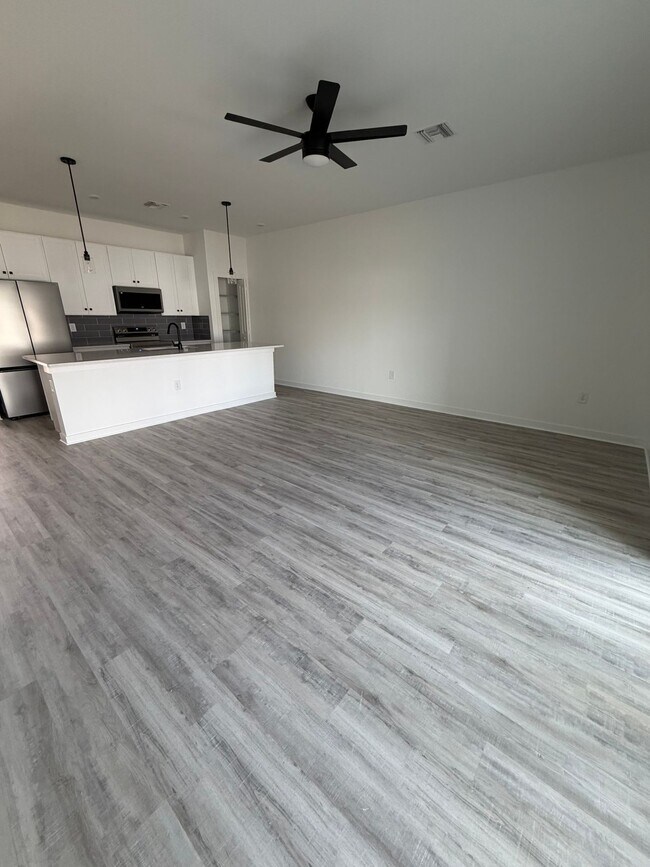 Building Photo - 4617-4619 27th Street Southwest