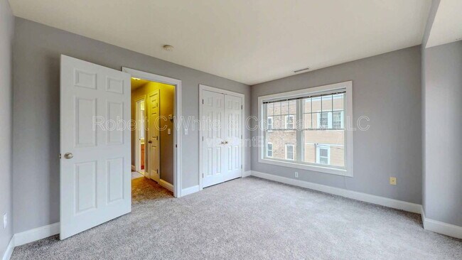 Building Photo - 59 Liberty St