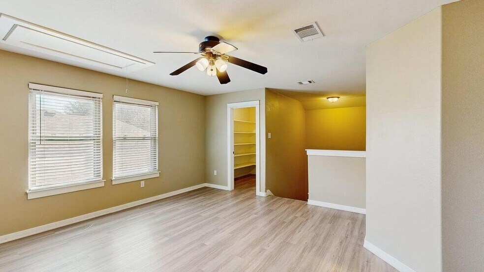 Building Photo - Beautifully updated home in a peaceful Geo...