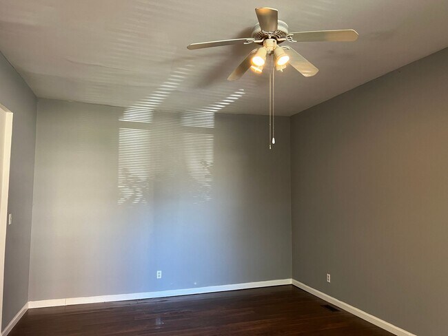 Building Photo - 4390 McPherson Ave