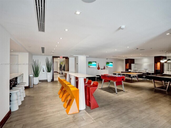 Building Photo - 300 Sunny Isles Blvd