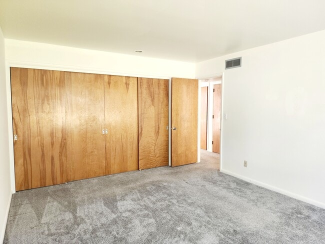 Building Photo - Drummond Flats