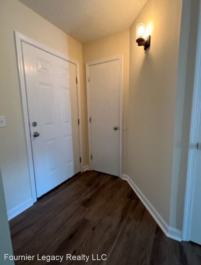 Building Photo - 3 br, 2.5 bath House - 4239 Baylor Street
