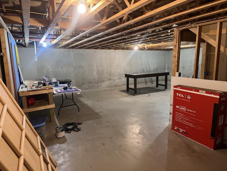 Building Photo - 9 Batmanuel Ln