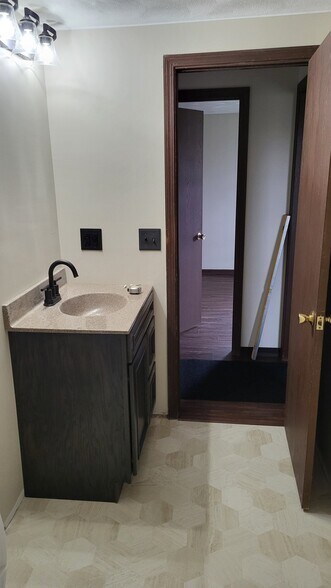 Building Photo - 224 Lincoln Dr