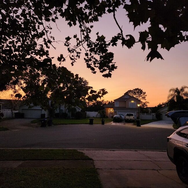 Building Photo - Wonderful 3/2 Home w/ Pond View Near UCF