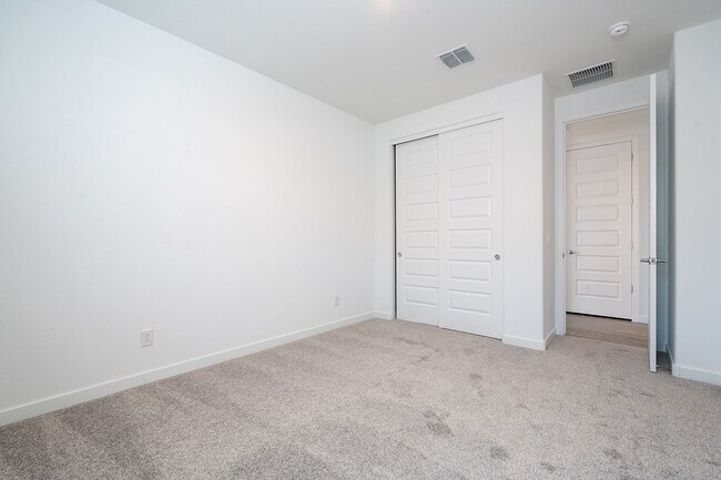 Building Photo - 8147 E Paloma Ave