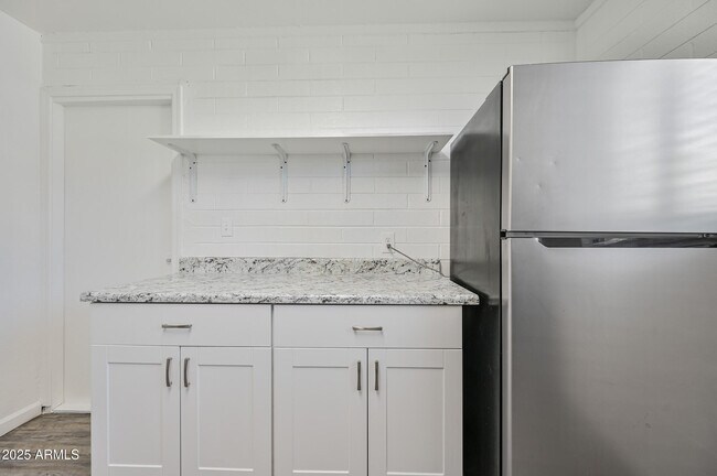 Building Photo - 1744 W Glendale Ave