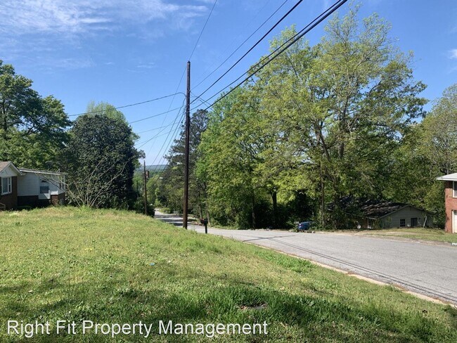 Building Photo - 5 br, 2 bath House - 3950 Calhoun Drive