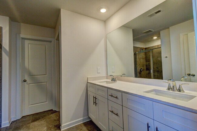 Building Photo - 5030 Poplin Vly