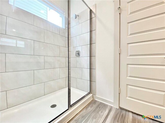 Building Photo - 100 Geminiflora Bend