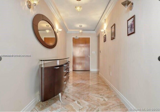 Building Photo - 16500 Collins Ave