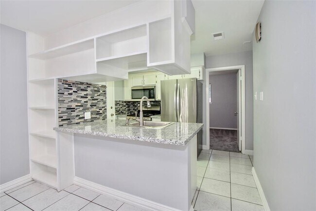 Building Photo - 32 E Bigelow Oak Ct