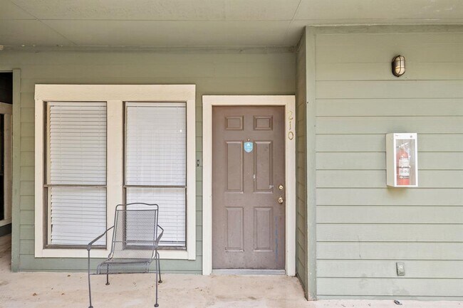 Building Photo - 2706 Salado St