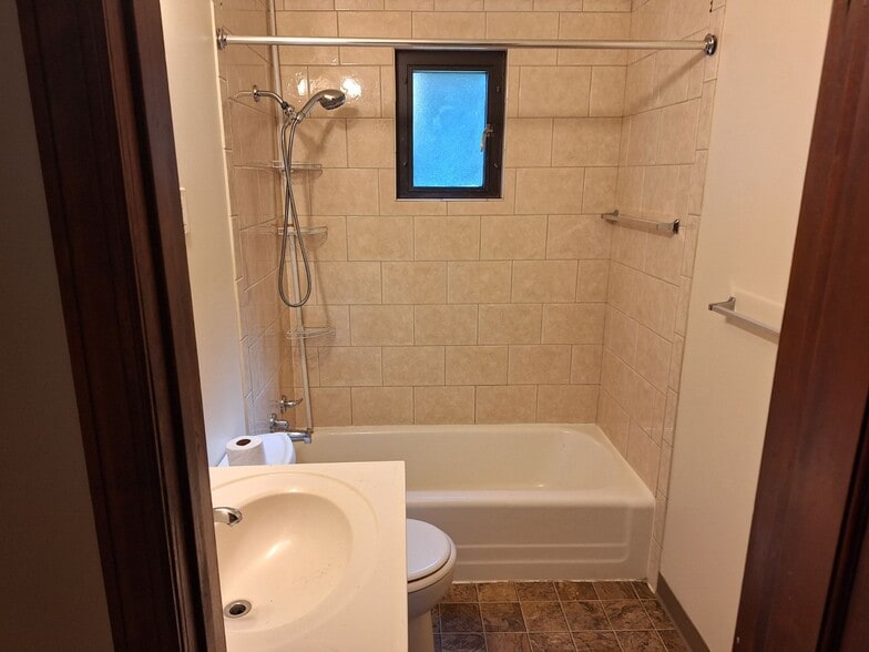 Bath - 4624 Verona Rd