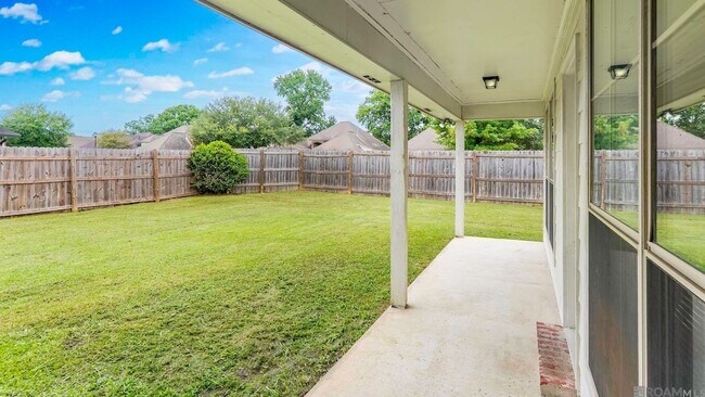 Building Photo - 12237 Spring Valley Dr