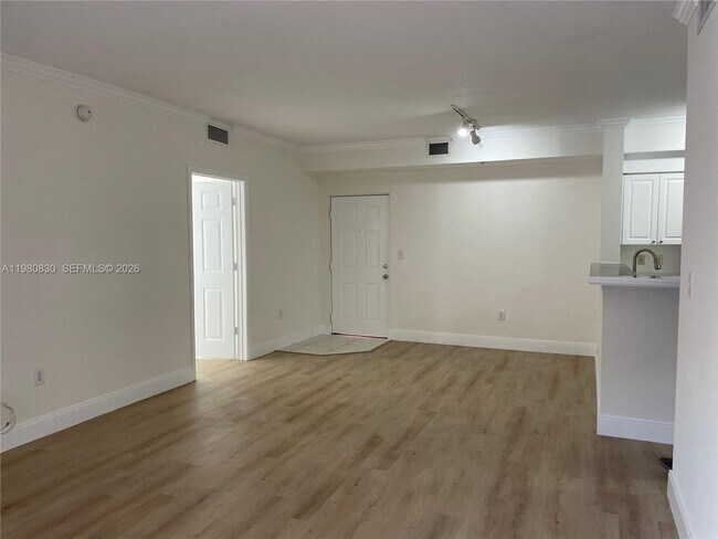 Building Photo - 6821 SW 44th St