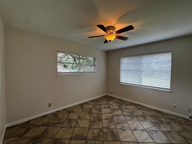Building Photo - 5806 Coventry Ln