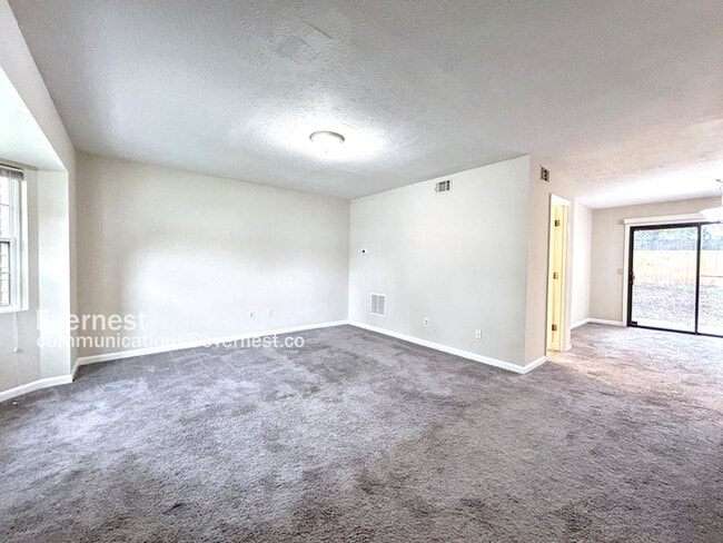 Building Photo - 1461 Springleaf Cir SE