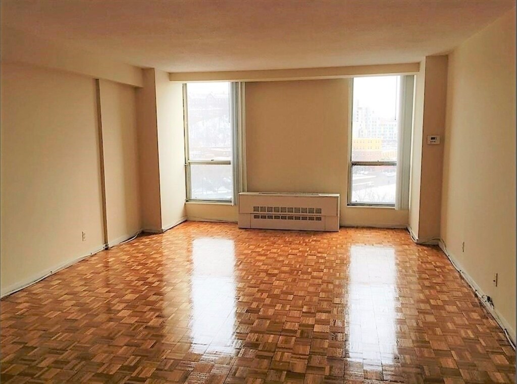 Building Photo - 33 Pond Ave