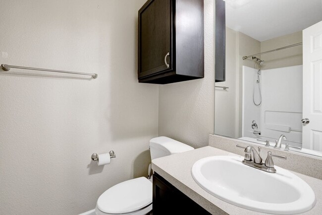 Building Photo - Stylish Two-Story Townhome with Greenbelt ...