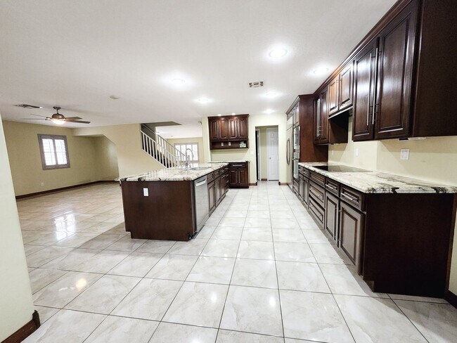 Building Photo - Marshall Ranch 5 bedroom!!  Available Now.