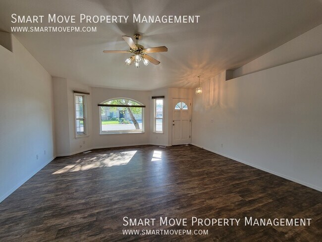 Building Photo - 2557 N Laughridge Ave