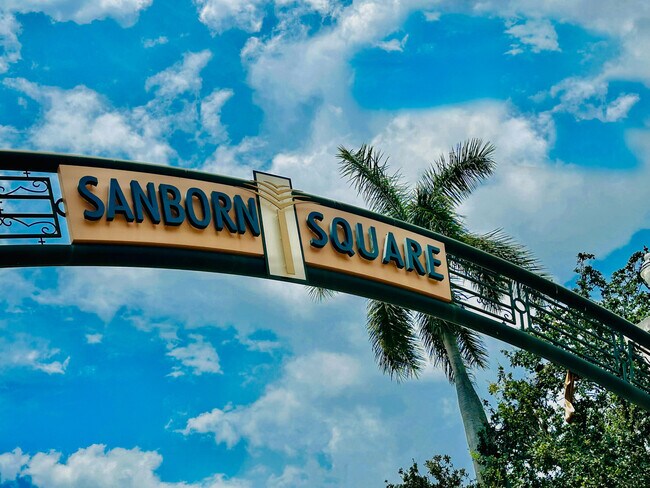 Building Photo - 485 E Royal Palm Rd