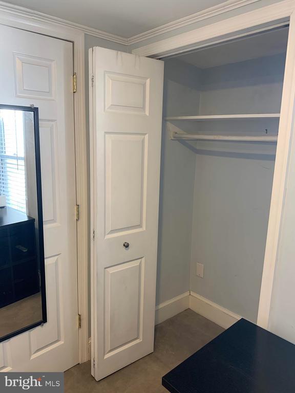 Building Photo - 812 N Judson St