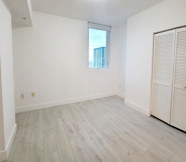 Building Photo - 244 Biscayne Blvd