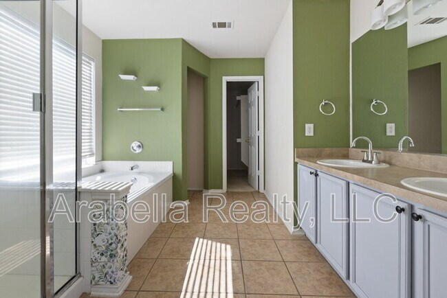 Building Photo - 5109 Brookline