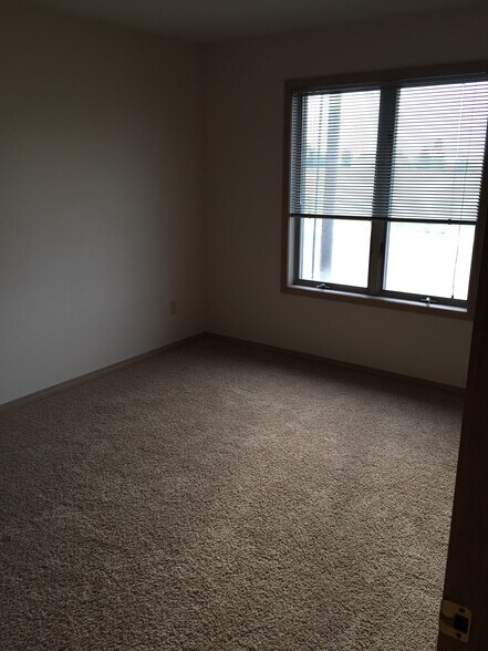 Building Photo - 1608 Sand Ct