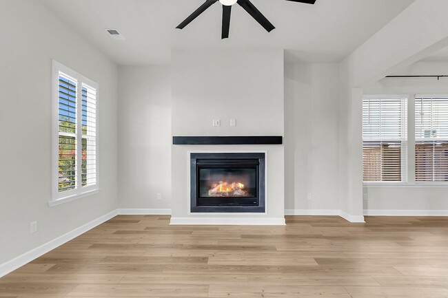 Building Photo - Beautiful 3 Bedrooms, 3.5 Bathrooms Home i...