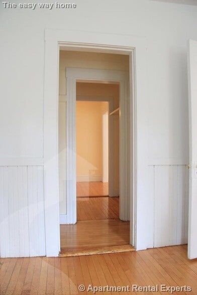 Building Photo - 14 Centre St