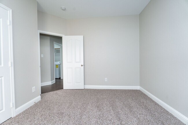 Building Photo - 3105 Whispering Pine Blvd