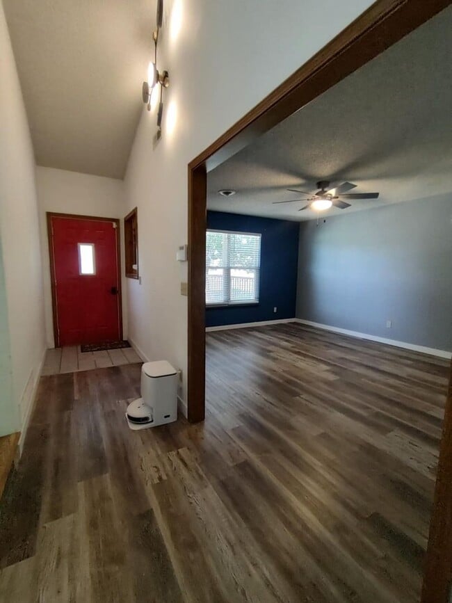 Building Photo - Gorgeous Home for Rent