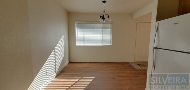 Building Photo - Cozy 3 bedroom 1 Bath home!