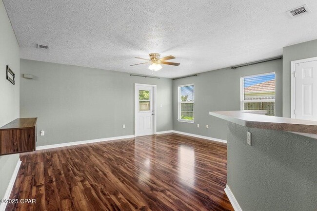 Building Photo - 1707 Scarlett Blvd