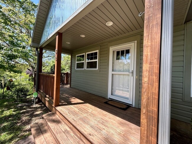 Building Photo - East Asheville - Contemporary Bungalow