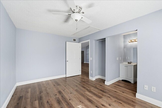 Building Photo - 3651 N Goldenrod Rd