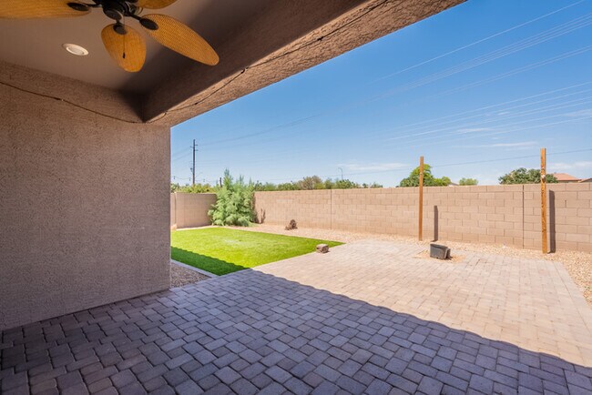 Building Photo - Two homes in one!
