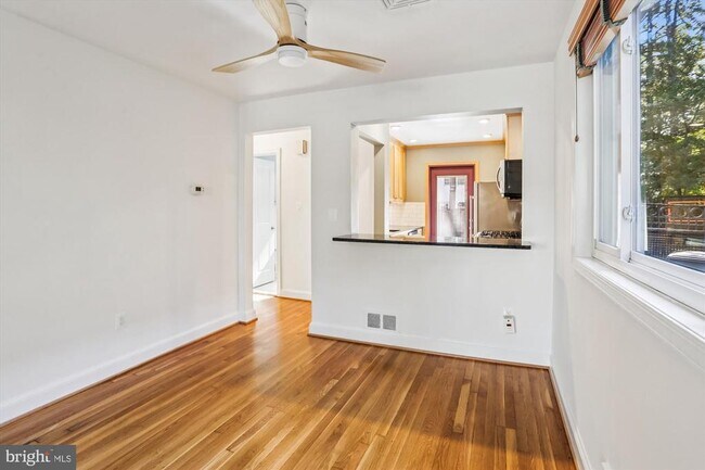 Building Photo - 4406 Rosedale Ave