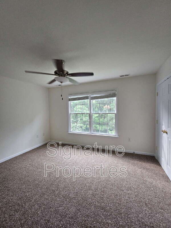 Building Photo - 5600 Barnsley Pl