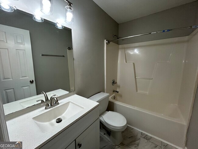 Building Photo - 7130 Highbrook Cir E
