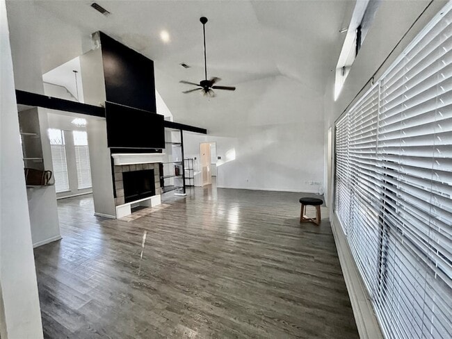 Building Photo - 8215 Sean Park Ct