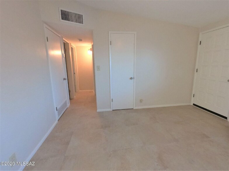 Building Photo - 6162 E 21st St