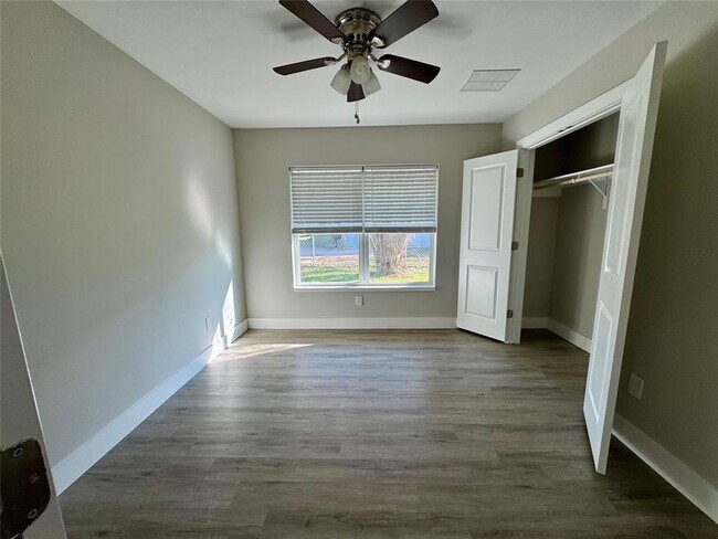 Building Photo - 813 Central Ave