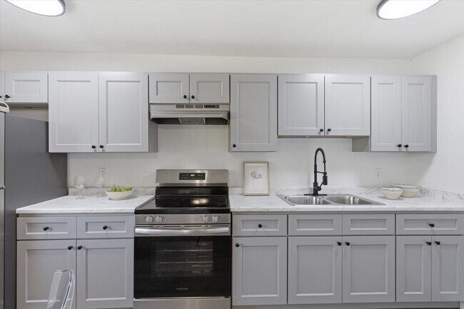 Building Photo - 1322 California St