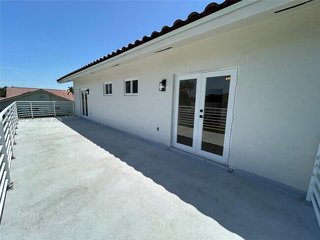 Building Photo - 6611 SW 99th Ave