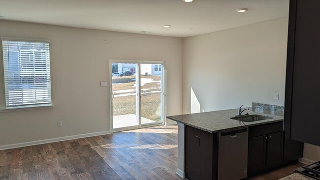 Building Photo - 560 Locust Run Dr